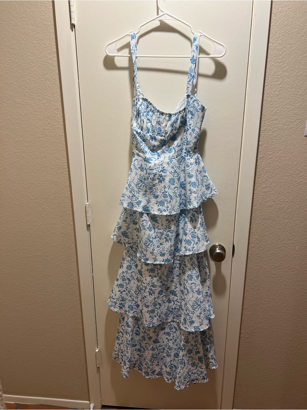 Selfie Leslie Blue & White Floral Tiered Maxi Dress